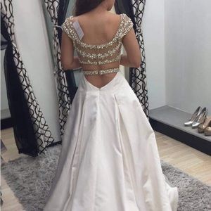 Wedding dress size 4 Ballgown/princess style